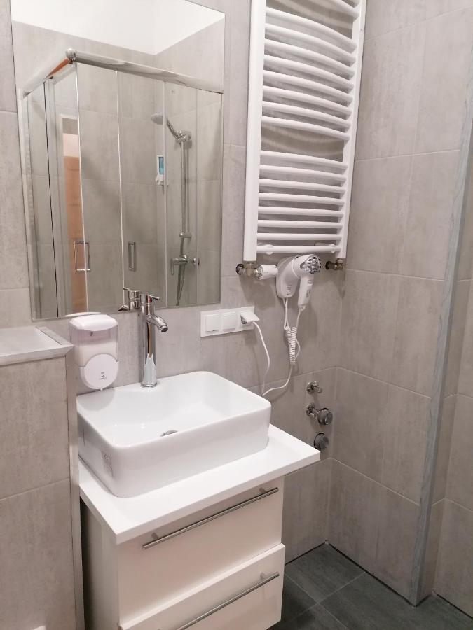Hostel Tulip - Pokoj 7 Ze Wspolna Lazienka I Kuchnia Щецин Экстерьер фото