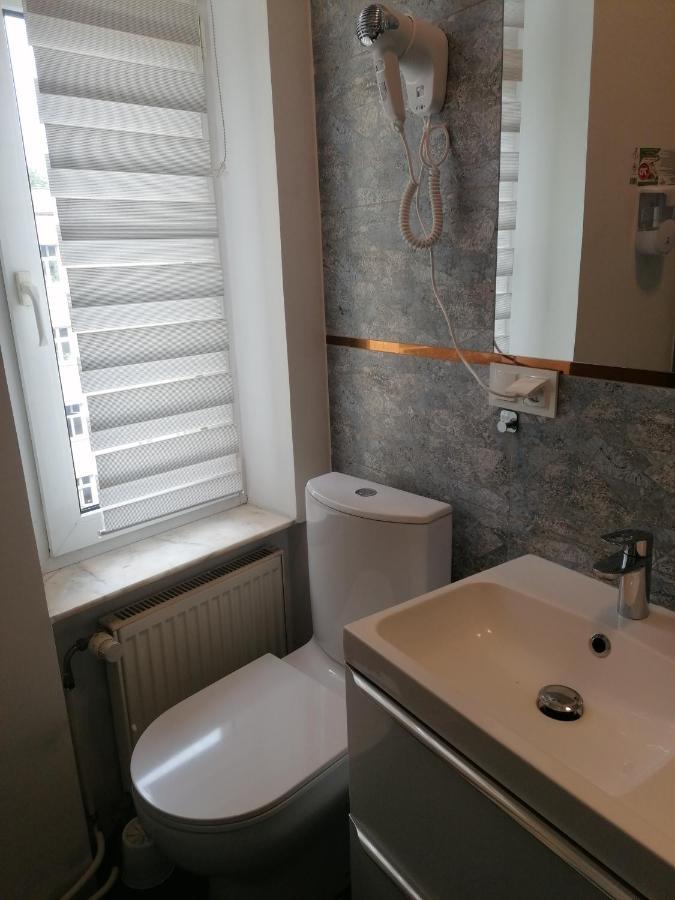 Hostel Tulip - Pokoj 7 Ze Wspolna Lazienka I Kuchnia Щецин Экстерьер фото