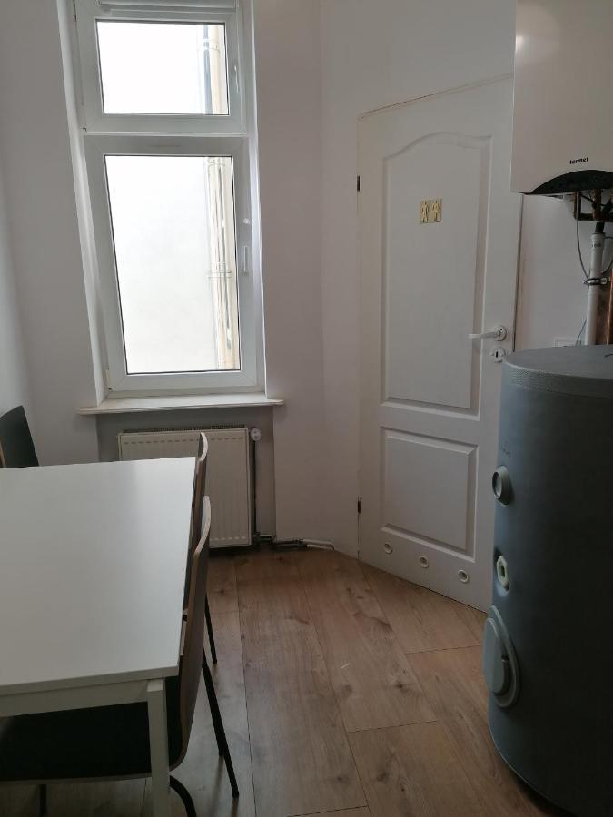 Hostel Tulip - Pokoj 7 Ze Wspolna Lazienka I Kuchnia Щецин Экстерьер фото